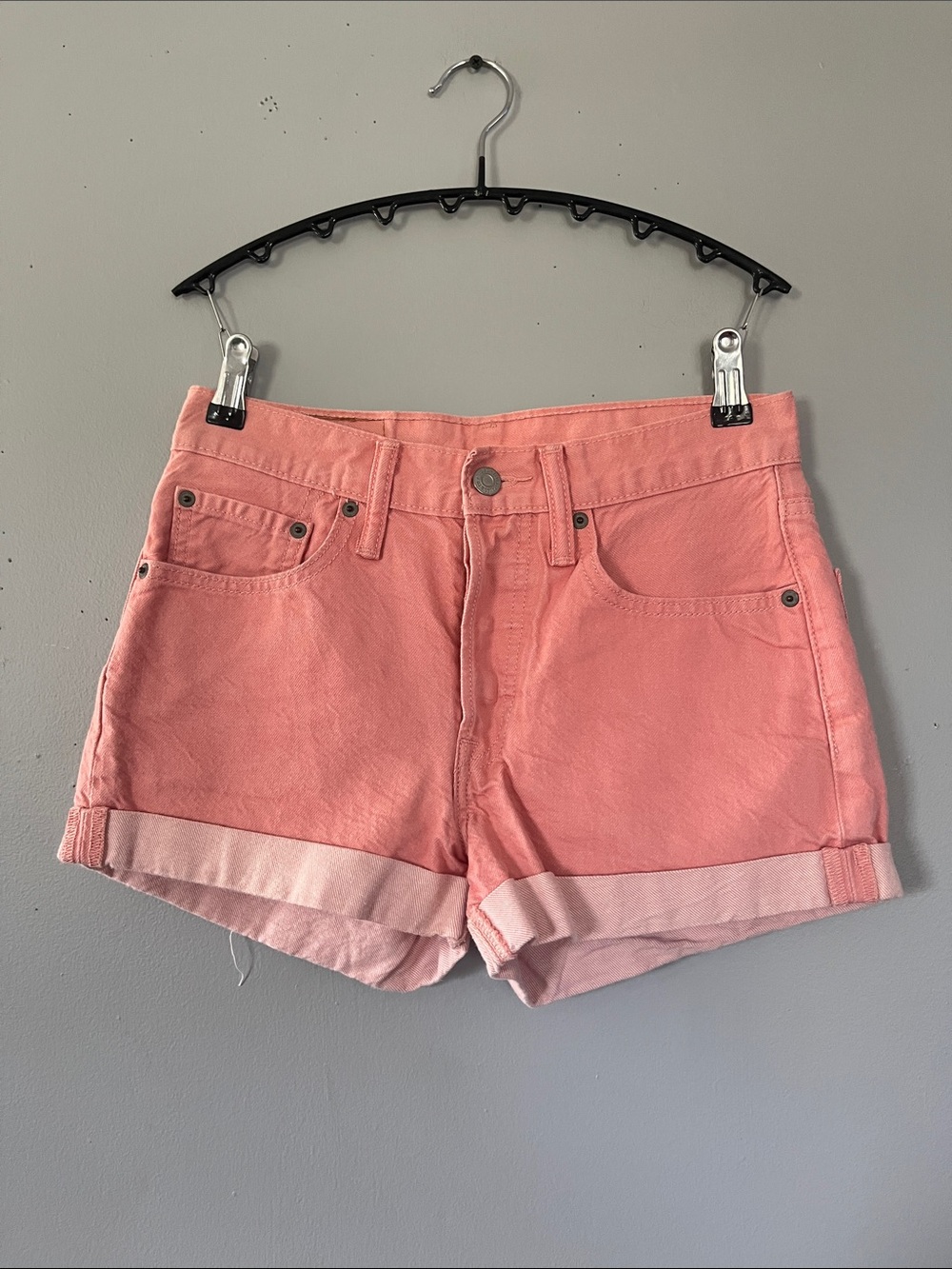 Women's Levi Strauss & Co Pink Denim Rolled-Hem Shorts 26